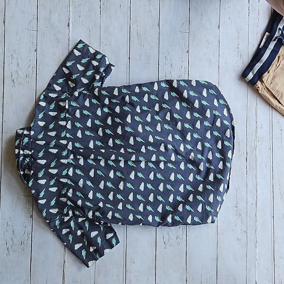 Button up and Khaki Shorts Set Size M (10-12) - Picture 8 of 8